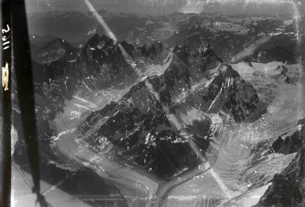 ETH-BIB-Aiguille du Tacul, Aiguille du Géant, Glacier de Leschaux, Grandes Jorasses v. N.-Inlandflüge-LBS MH01-001165