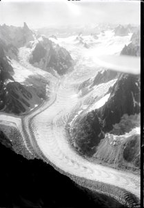 ETH-BIB-Aiguille du Géant, Mer de Glace , Glacier du Tacul v. N. aus 3800 m-Inlandflüge-LBS MH01-005180