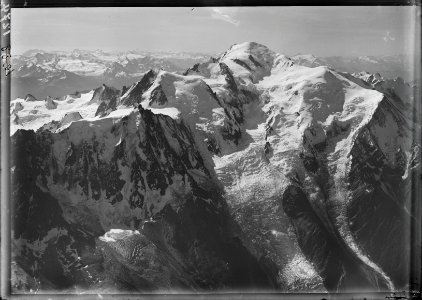 ETH-BIB-Aiguille du Midi, Mont Blanc Massiv v. N. aus 4400 m-Inlandflüge-LBS MH01-001274