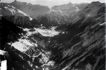 ETH-BIB-Albulatal, Bergün, Piz Ott v. N. W. aus 2200 m-Inlandflüge-LBS MH01-005574
