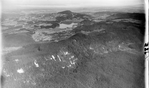 ETH-BIB-Albiskette mit Türlersee aus 1200 m-Inlandflüge-LBS MH01-002887