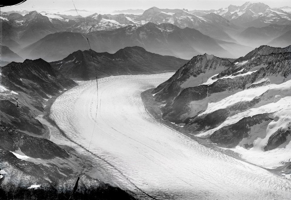 ETH-BIB-Aletschgletscher, Eggishorn, Monte Leone v. N. aus 4000 m-Inlandflüge-LBS MH01-005499