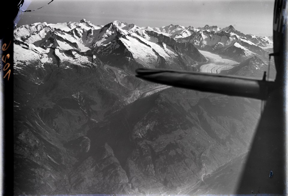 ETH-BIB-Aletschgletscher, Aletschhorn, Goms, Berneralpen, Rhone v. S. aus 4500 m-Inlandflüge-LBS MH01-001026