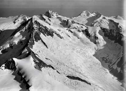 ETH-BIB-Aletschhorn, Jungfrau, Mönch v. S. O. aus 5000 m-Inlandflüge-LBS MH01-001025