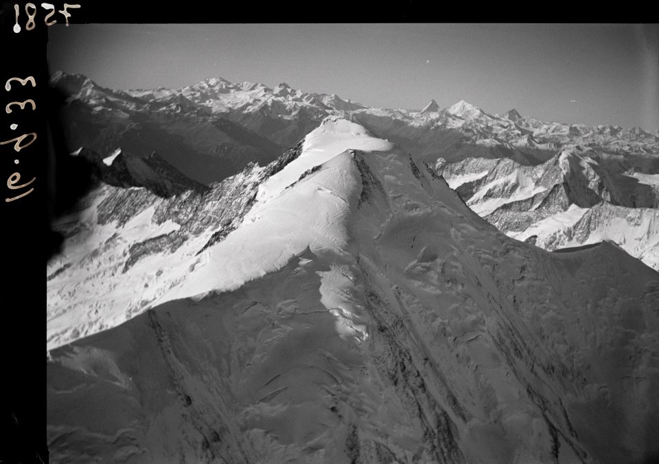ETH-BIB-Aletschhorn, Nesthorn, Walliseralpen-Inlandflüge-LBS MH01-007581