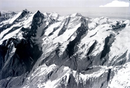 ETH-BIB-Alphubel, Täschhorn, Dom v. S. W. aus 4500 m-Inlandflüge-LBS MH01-005687