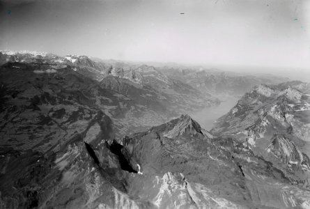 ETH-BIB-Alviergruppe, Sichelkamm, Walensee, Glarneralpen v. O. aus 3300 m-Inlandflüge-LBS MH01-000159