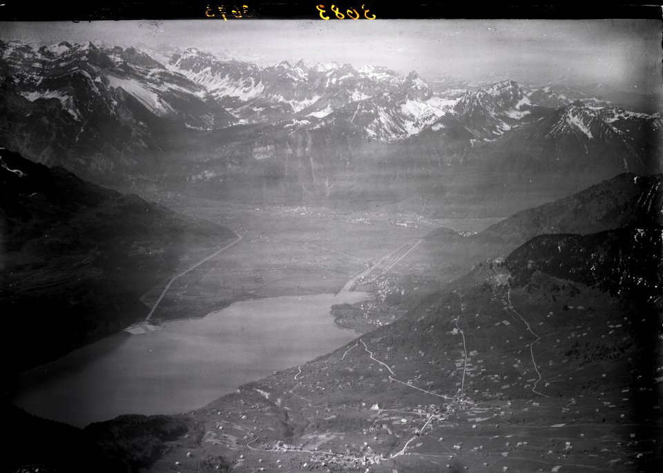 ETH-BIB-Amden, Weesen, Linthebene, Niederurnen, Oberurnen, Glarneralpen v. O. aus 1200 m-Inlandflüge-LBS MH01-003683