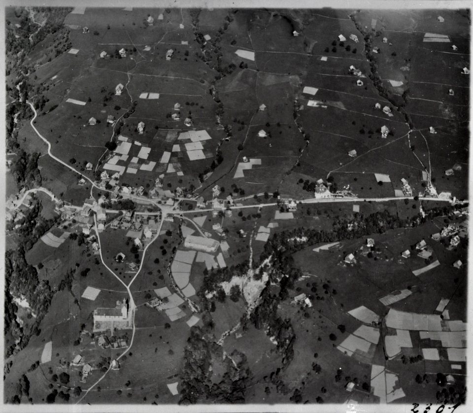 ETH-BIB-Amden aus 800 m-Inlandflüge-LBS MH01-002301