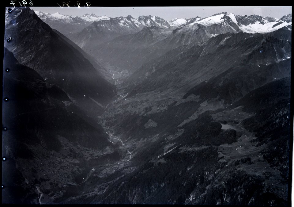 ETH-BIB-Amsteg, Richtung Wassen aus 2000 m-Inlandflüge-LBS MH01-006917
