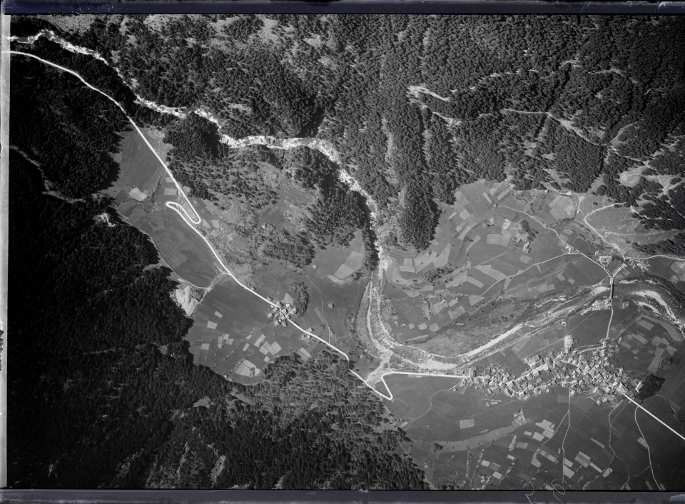 ETH-BIB-Andeer, Bärenburg v. W. aus 2000 m-Inlandflüge-LBS MH01-005052