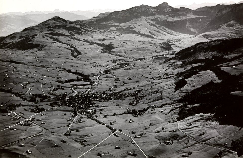 ETH-BIB-Appenzell, Hoher Kasten, Fähnernspitz v. NW. aus 1500 m-Inlandflüge-LBS MH01-005447