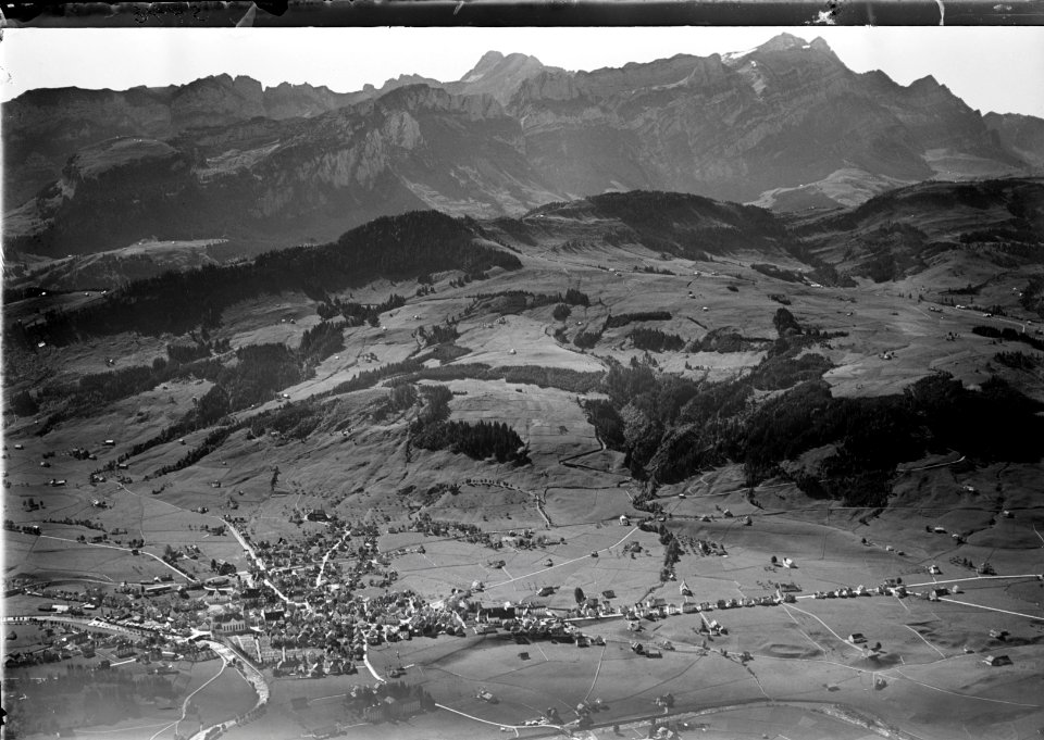 ETH-BIB-Appenzell, Säntis, Altmann, Ebenalp, Schäfler v. N. aus 1500 m-Inlandflüge-LBS MH01-005446
