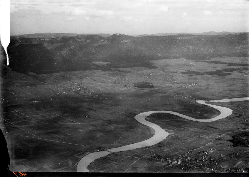 ETH-BIB-Arch, Bettlach, Selzach, Bettlachstock, Altreu v. S. aus 1200 m-Inlandflüge-LBS MH01-004082