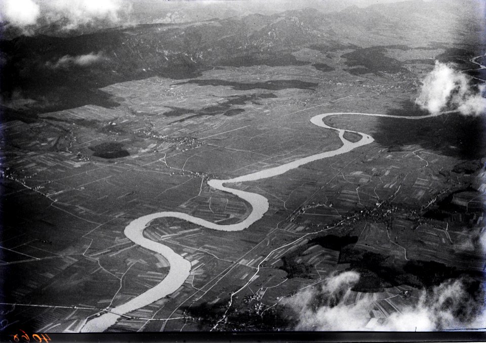 ETH-BIB-Arch, Leuzigen, Altreu, Selzach, Solothurn, Weissenstein v. S. W. aus 2000 m-Inlandflüge-LBS MH01-004068