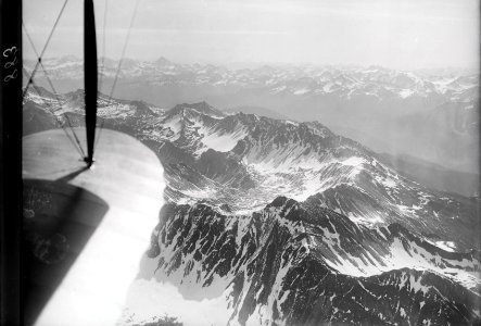 ETH-BIB-Aroser Rothorn, Davoserthal, Piz Linard v. W.-Inlandflüge-LBS MH01-000883