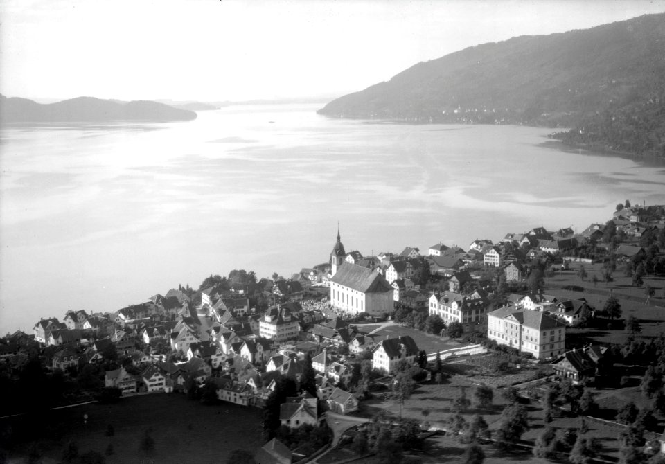 ETH-BIB-Arth mit Zugersee v. S. aus 200 m-Inlandflüge-LBS MH01-006539