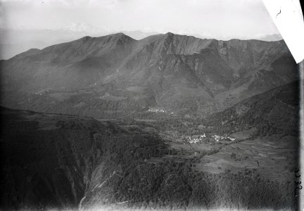 ETH-BIB-Arosio, Mugena, Vezio, Breno, Cresta del Confine v. O. aus 1500 m-Inlandflüge-LBS MH01-001335 photo