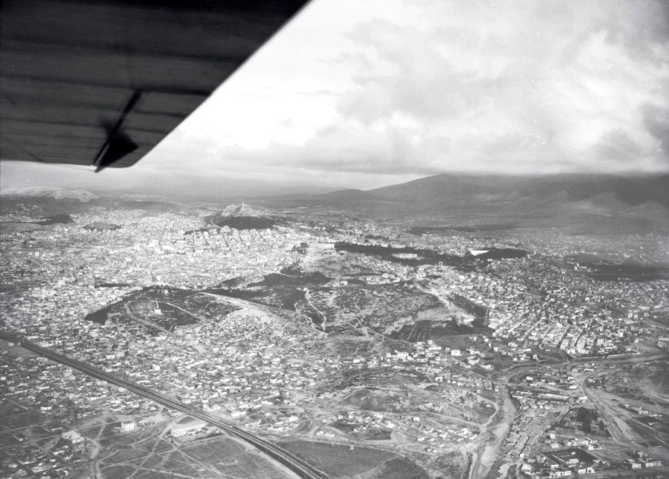ETH-BIB-Athen mit Akropolis von W. aus 800 m Höhe-Kilimanjaroflug 1929-30-LBS MH02-07-0007