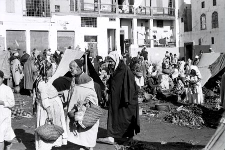 ETH-BIB-Auf dem Markt von Fès-Nordafrikaflug 1932-LBS MH02-13-0397