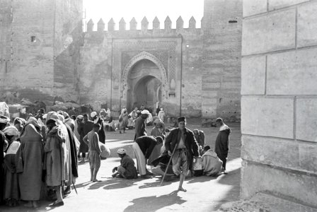 ETH-BIB-Auf dem Markt von Fès-Nordafrikaflug 1932-LBS MH02-13-0417