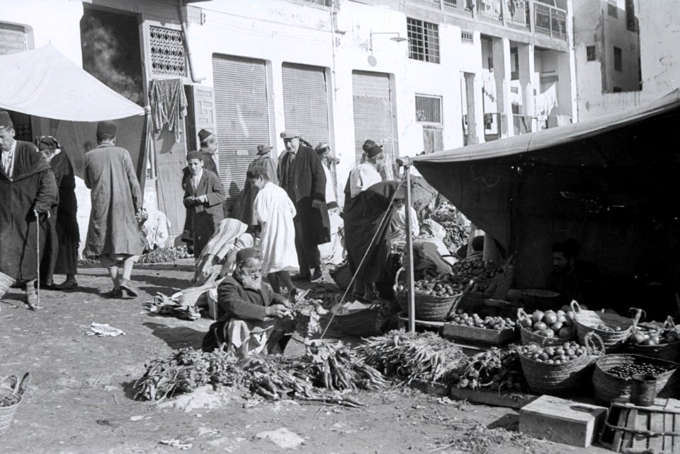 ETH-BIB-Auf dem Markt von Fès-Nordafrikaflug 1932-LBS MH02-13-0395