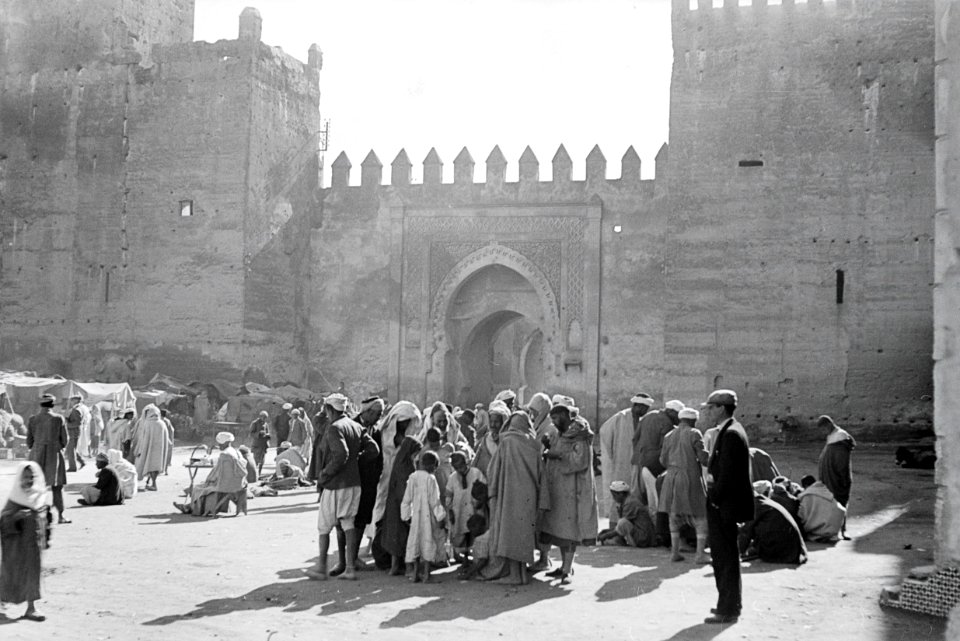 ETH-BIB-Auf dem Markt von Fès-Nordafrikaflug 1932-LBS MH02-13-0415