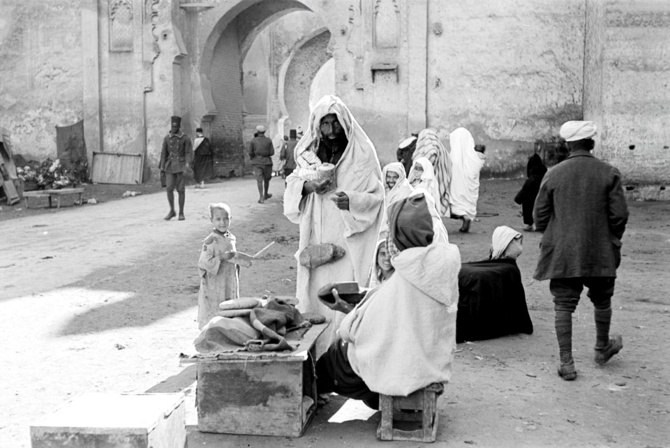 ETH-BIB-Auf dem Markt von Fès-Nordafrikaflug 1932-LBS MH02-13-0414