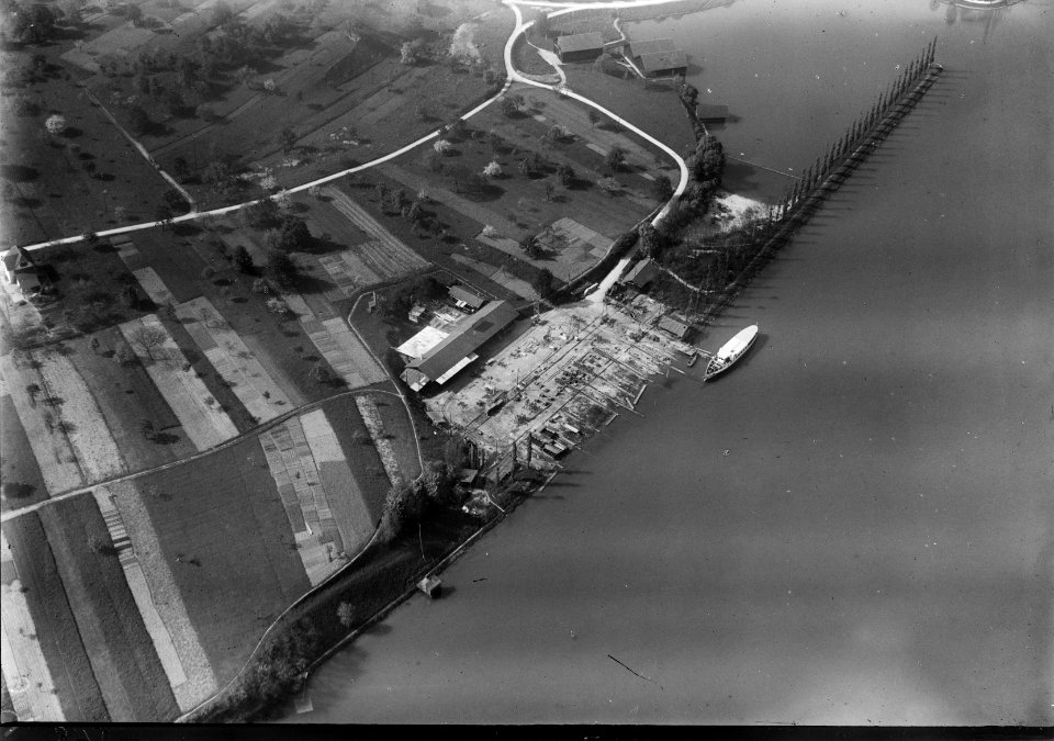 ETH-BIB-Augst, Schiff-Werft, Kaiseraugst aus 200 m-Inlandflüge-LBS MH01-004548