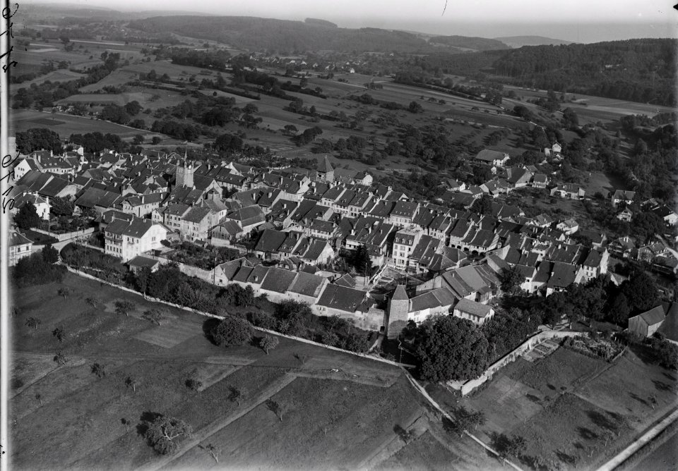 ETH-BIB-Avenches v. W. aus 100 m-Inlandflüge-LBS MH01-002176
