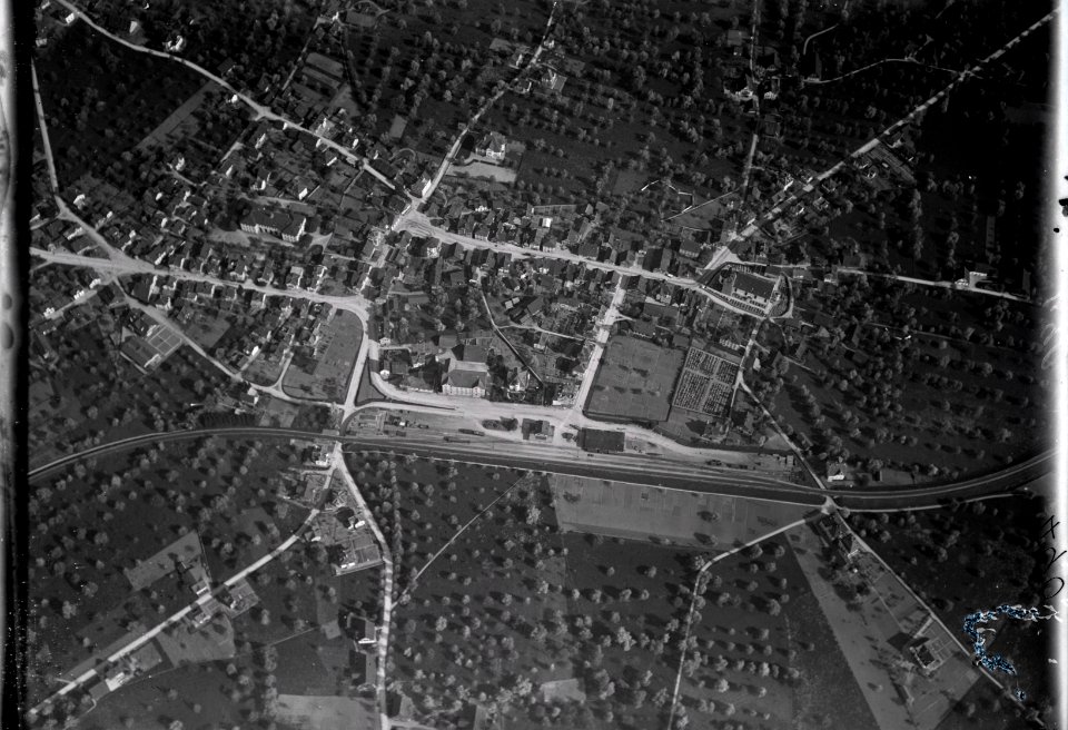 ETH-BIB-Baar aus 500 m-Inlandflüge-LBS MH01-000490