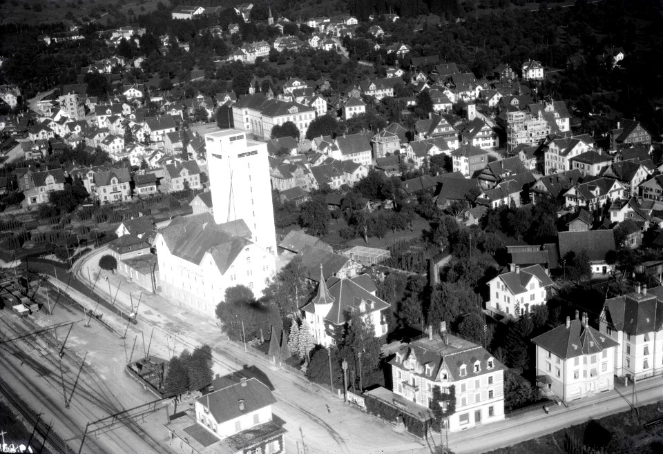ETH-BIB-Baar, Neumühle, Bahnhof aus 50 m-Inlandflüge-LBS MH01-006572