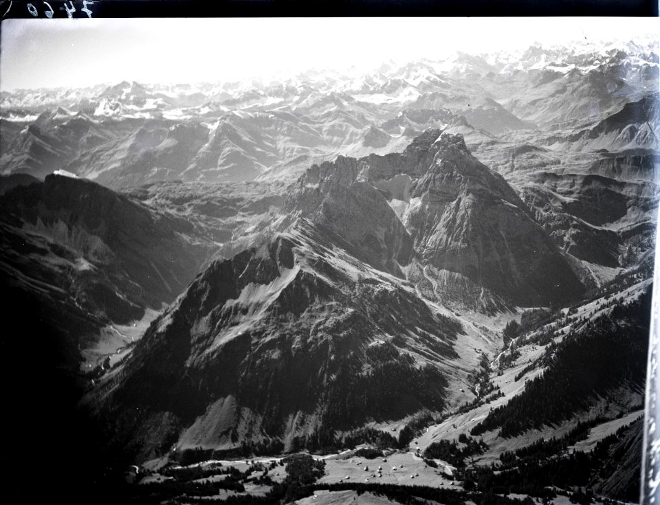 ETH-BIB-Baad, Mittelberg, Blickrichtung Süd (S)-Inlandflüge-LBS MH01-007460