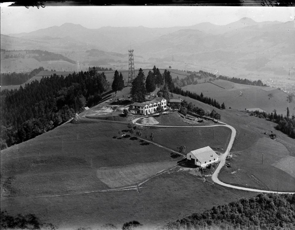 ETH-BIB-Bachtel-Kulm aus 100 m-Inlandflüge-LBS MH01-003716
