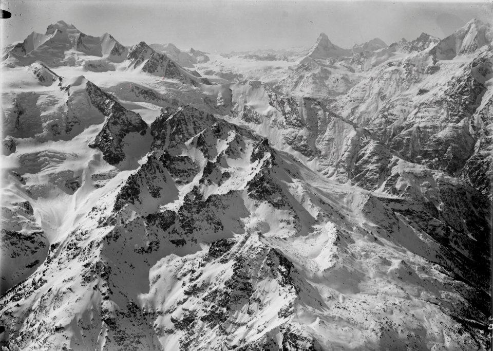 ETH-BIB-Balfrin, Dom, Matterhorn, Weisshorn v. N. aus 4000 m-Inlandflüge-LBS MH01-000383