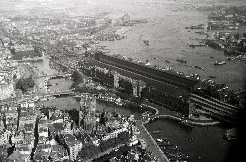 ETH-BIB-Bahnhof Amsterdam Centraal-Weitere-LBS MH02-45-0003