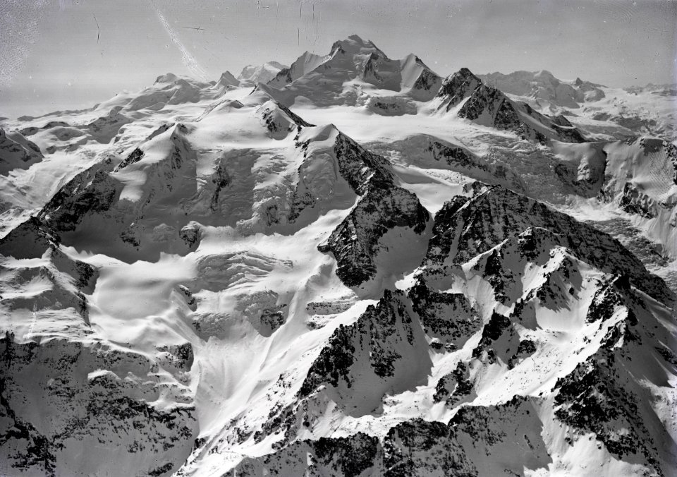 ETH-BIB-Balfrin, Nadelgrat, Dom v. N. aus 4000 m-Inlandflüge-LBS MH01-000384-01