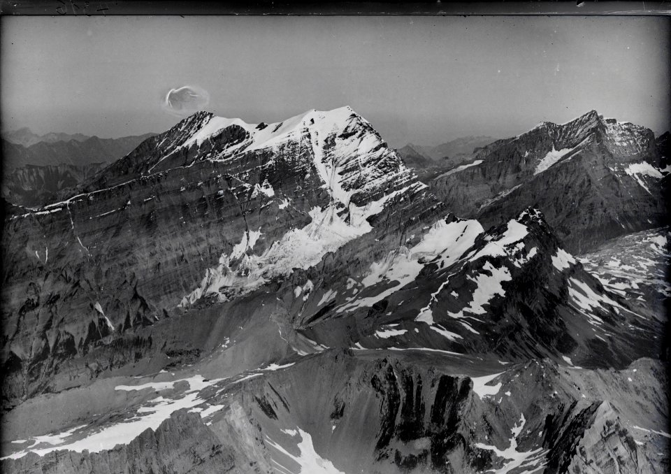 ETH-BIB-Balmhorn, Altels, Doldenhorn v. S. aus 4000 m-Inlandflüge-LBS MH01-004316