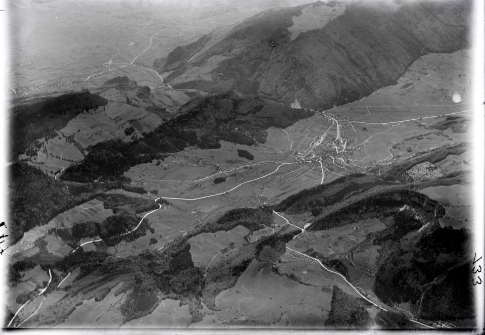 ETH-BIB-Balsthal und die Klus nach Oensingen und zum Gäu aus 3000 m-Inlandflüge-LBS MH01-002717