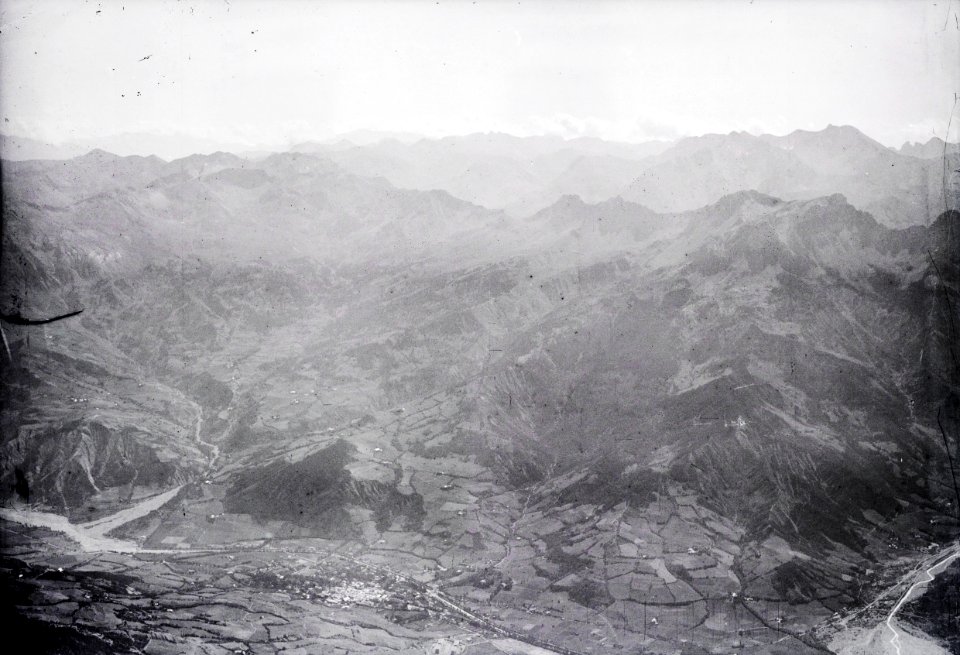 ETH-BIB-Barcelonnette von W. aus 3000 m Höhe-Weitere-LBS MH02-06-0045