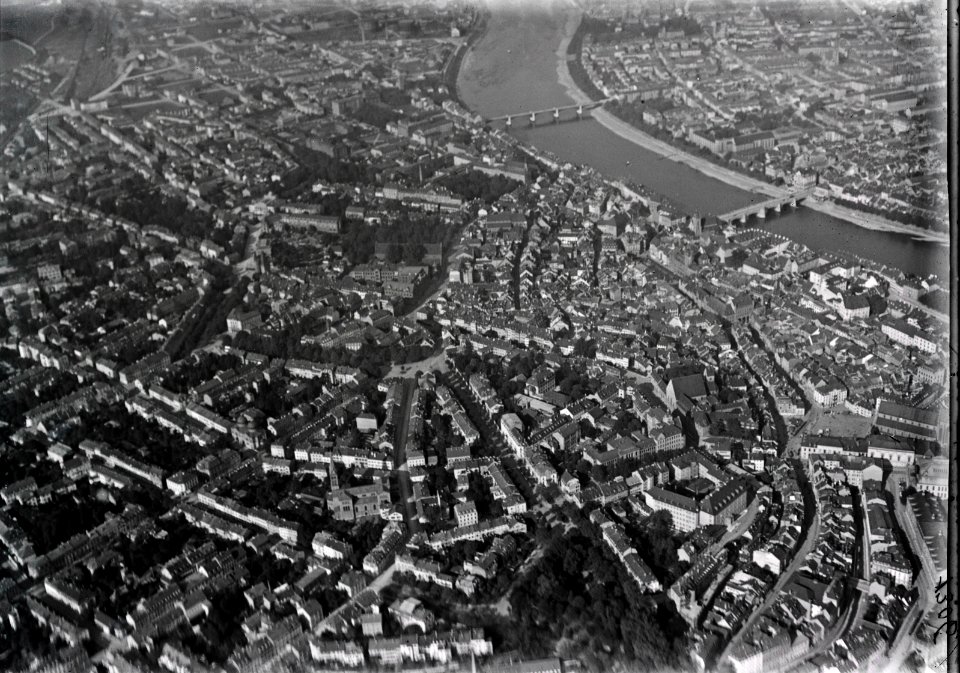 ETH-BIB-Basel v. S. O. aus 600 m-Inlandflüge-LBS MH01-001306