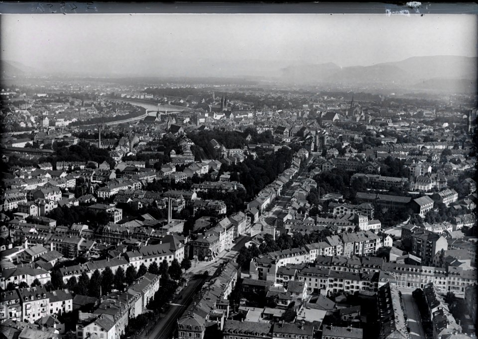 ETH-BIB-Basel, Burgfelderplatz aus 200 m-Inlandflüge-LBS MH01-004356