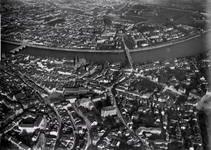 ETH-BIB-Basel, Altstadt, Münsterquartier, Kleinbasel aus 400 m-Inlandflüge-LBS MH01-001406