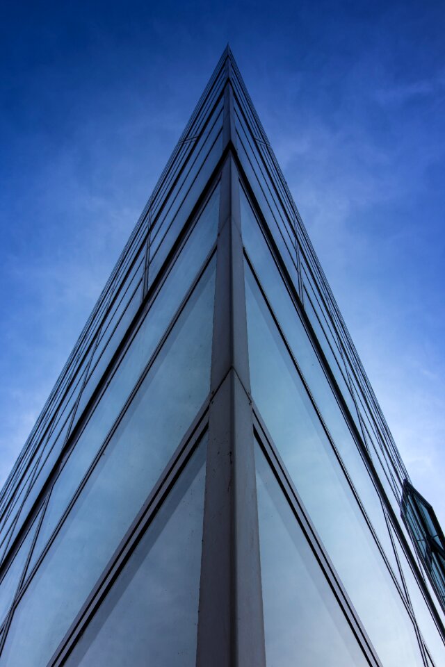 Building media harbour modern