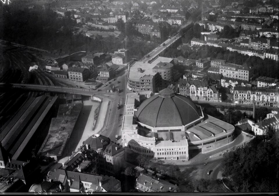 ETH-BIB-Basel, Markthalle, Bahnhof aus 50 m-Inlandflüge-LBS MH01-006645