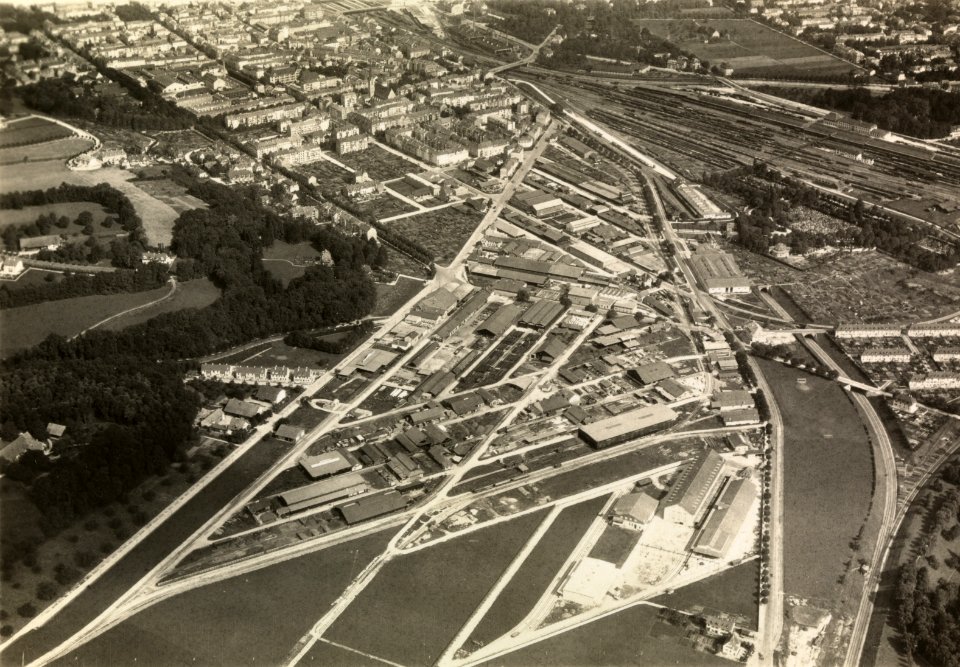 ETH-BIB-Basel, Dreispitz v. S. O. aus 700 m-Inlandflüge-LBS MH01-005462