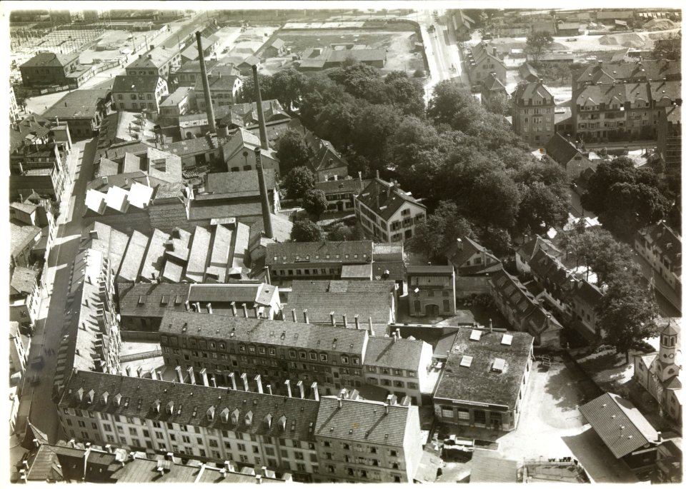 ETH-BIB-Basel, Hammerstrasse im Vordergrund, dahinter Bau der Messehalle am Riehenring-Inlandflüge-LBS MH03-1465