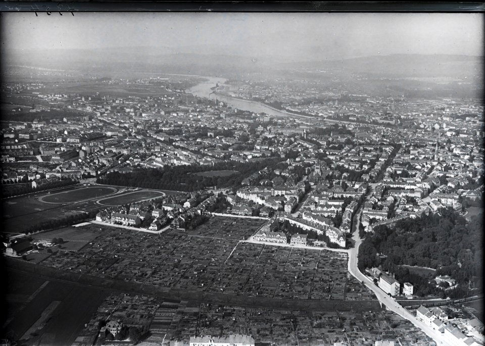 ETH-BIB-Basel, Schützenmattpark aus 300 m-Inlandflüge-LBS MH01-004354