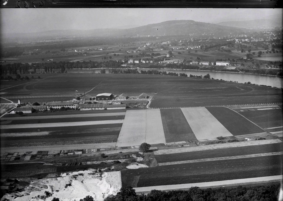 ETH-BIB-Basel-Flughafen-Mülhusen aus 400 m-Inlandflüge-LBS MH01-004362