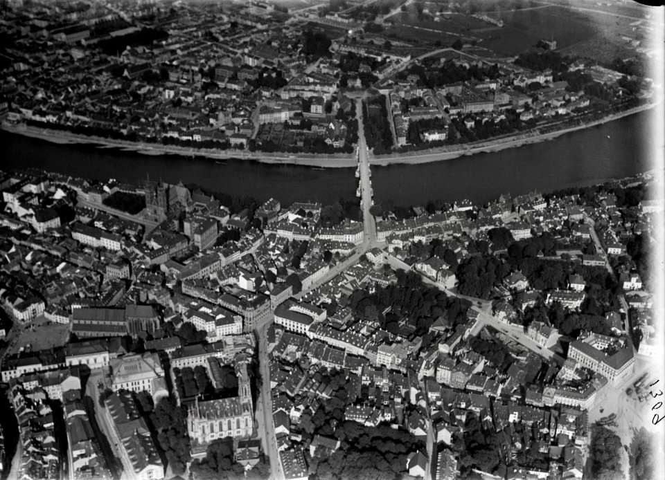 ETH-BIB-Basel, Zentrum aus 500 m-Inlandflüge-LBS MH01-001309